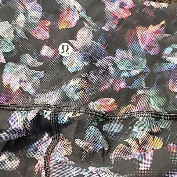 Lululemon Floral Wunder Under Leggings. - Picture 5 of 5